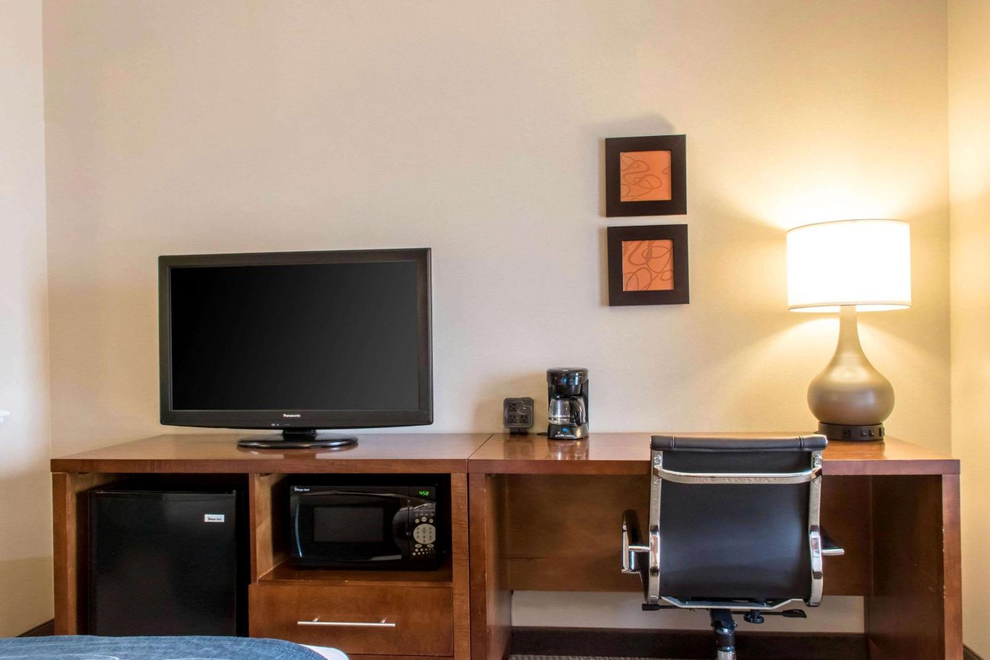 คอมฟอร์ต สวีท สแครนตัน เนียร์ มอนเทจ เมาน์เท็น Hotel ภายนอก รูปภาพ